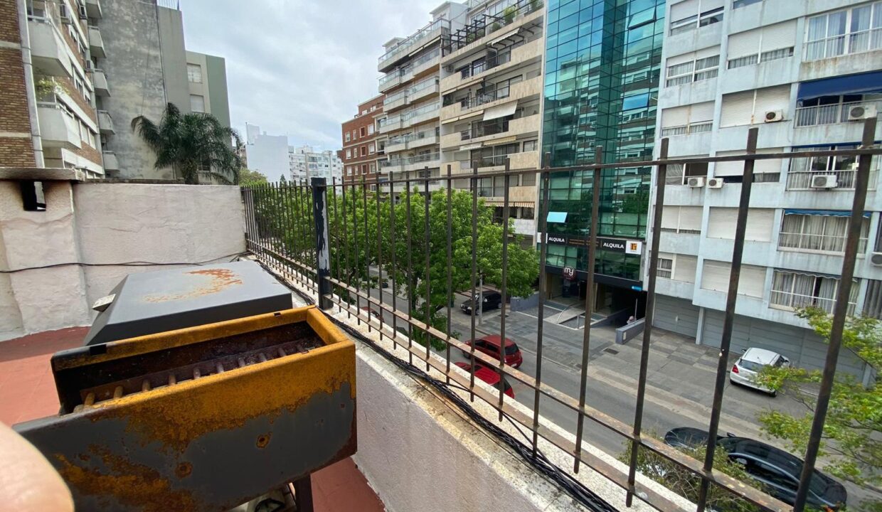 0b7a0c92-282d-46f5-bcda-b35213d9f03d