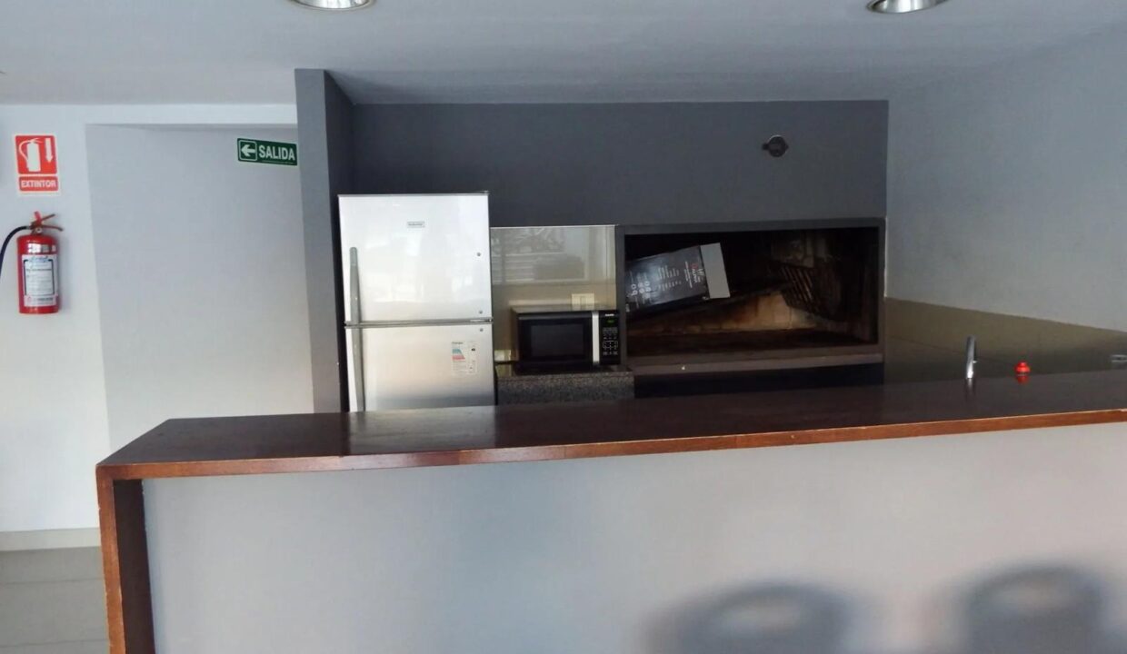 de9cf261-81ff-4ad9-8976-4fa9331905af