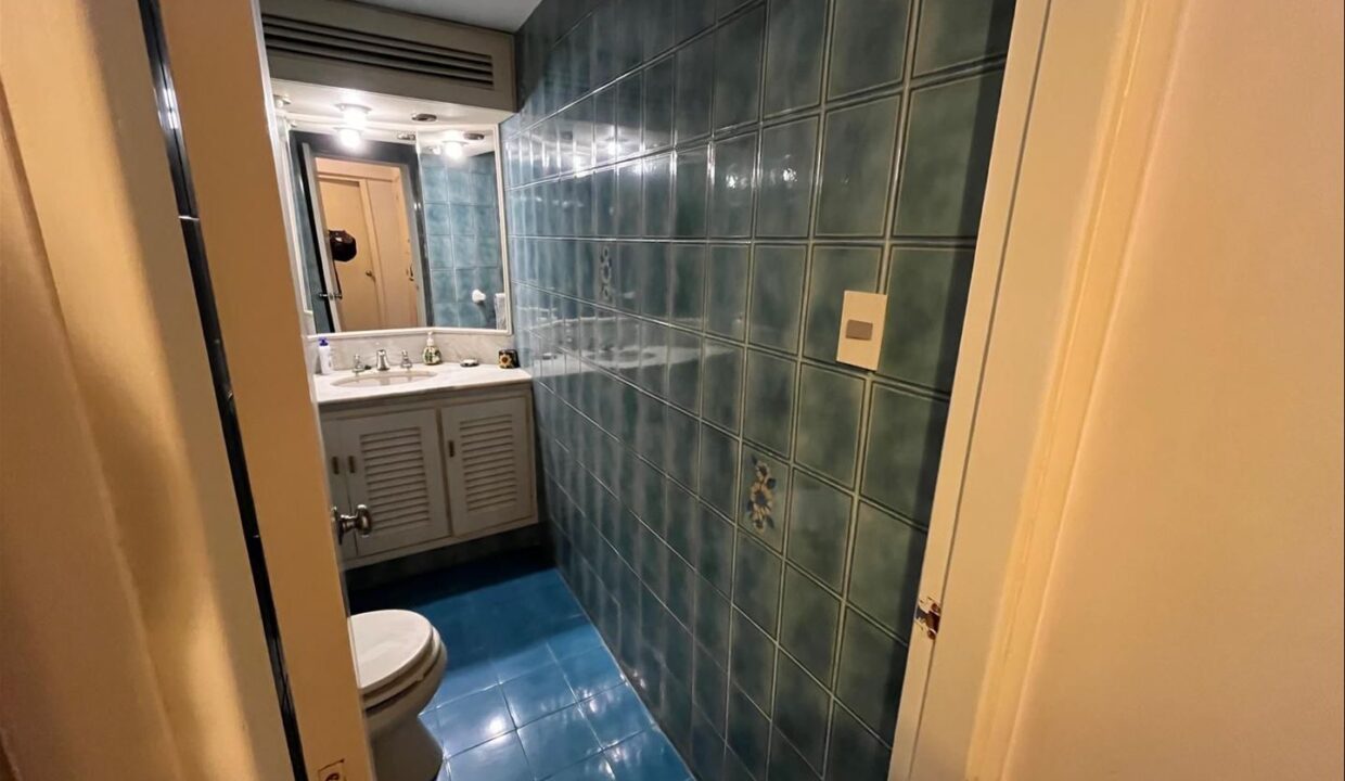 2546792