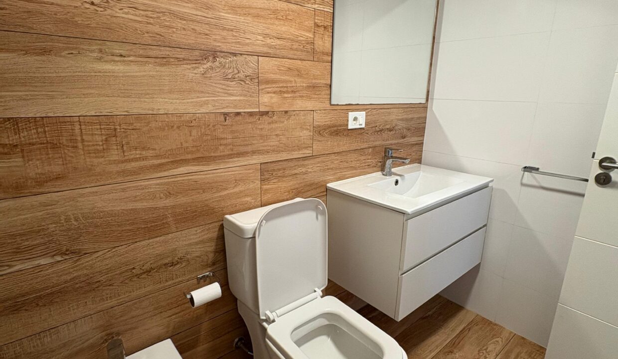 42a4d2ee-c6af-44d4-9313-23e6c9623076