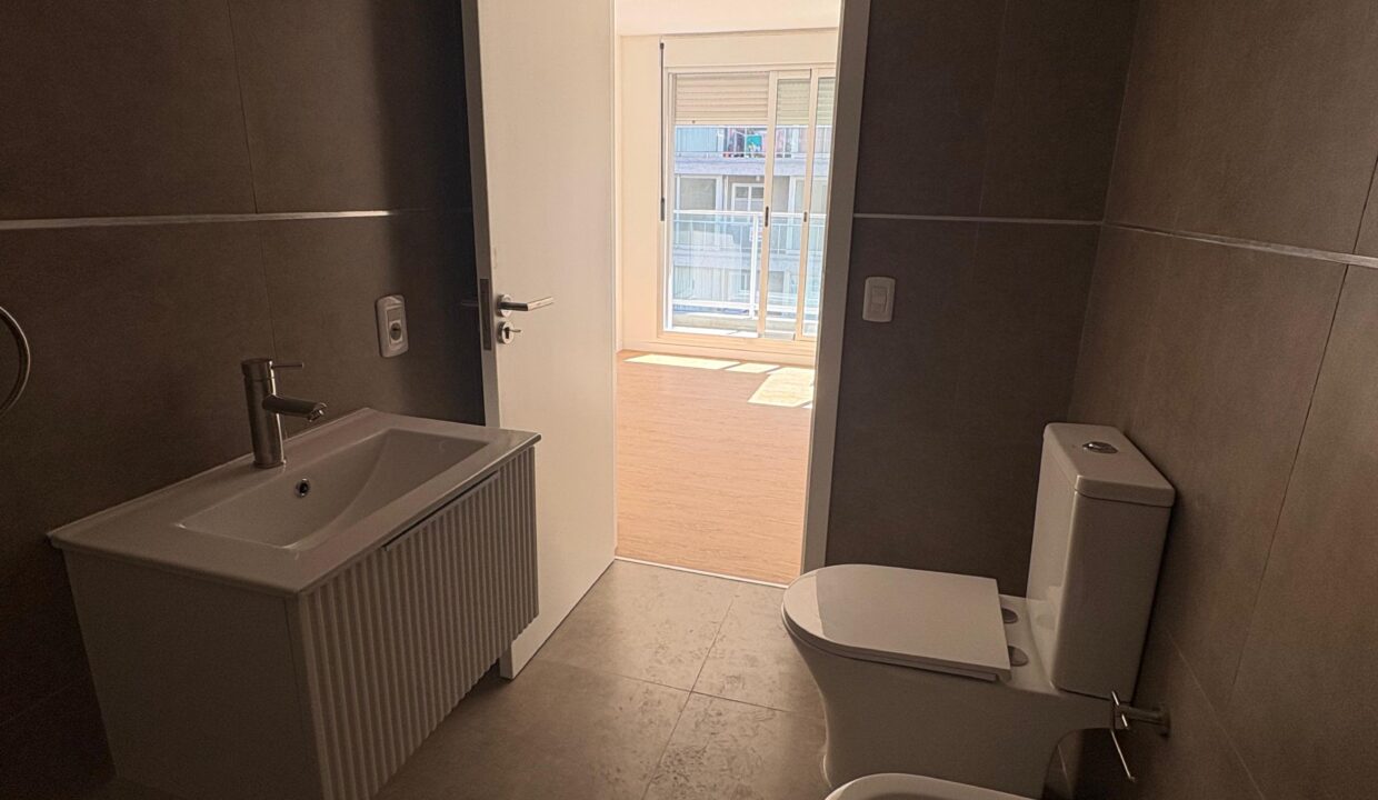 d27f0c35-f1d1-4f6b-9867-9495636c27d0